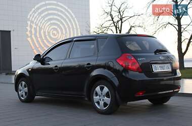 Хэтчбек Kia Ceed 2008 в Кременчуге