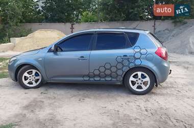 Хэтчбек Kia Ceed 2007 в Близнюках