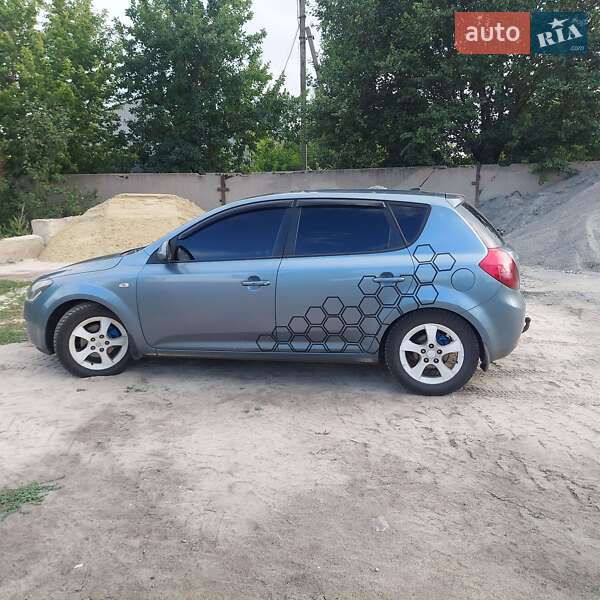 Хетчбек Kia Ceed 2007 в Близнюках