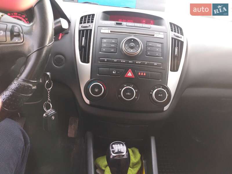 Универсал Kia Ceed 2011 в Черновцах фото 3 Универсал Kia Ceed 2011 в Черновцах