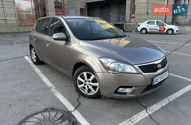 Хетчбек Kia Ceed 2009 в Дніпрі