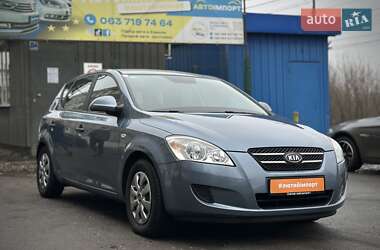 Хетчбек Kia Ceed 2009 в Сумах