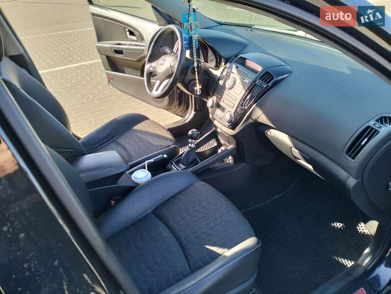 Универсал Kia Ceed 2010 в Сумах