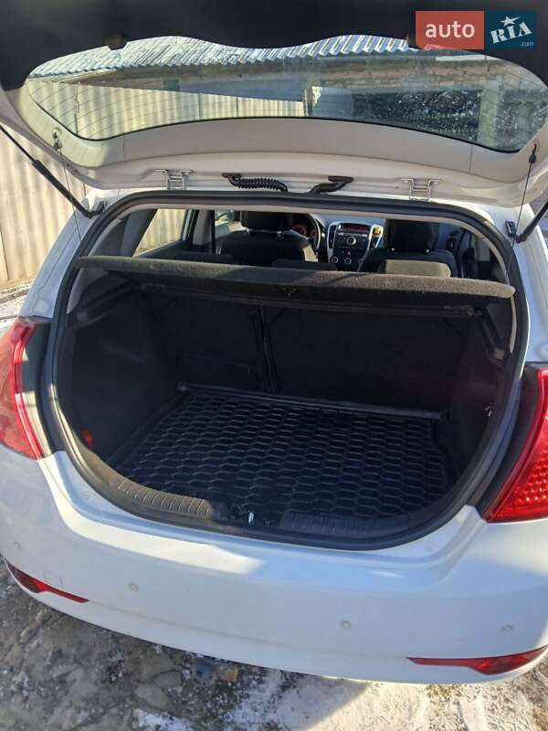 Хэтчбек Kia Ceed 2012 в Полтаве