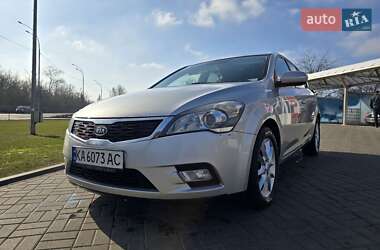 Хэтчбек Kia Ceed 2010 в Киеве