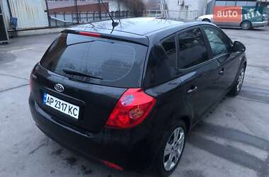 Хэтчбек Kia Ceed 2008 в Запорожье