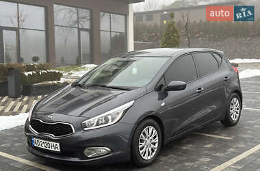 Хэтчбек Kia Ceed 2015 в Ужгороде