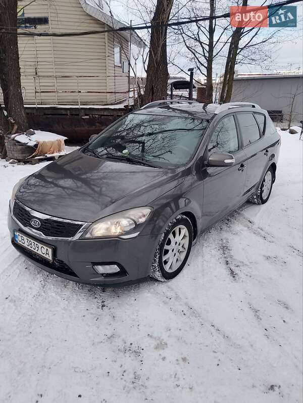 Универсал Kia Ceed 2010 в Киеве