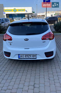 Хетчбек Kia Ceed 2015 в Ужгороді