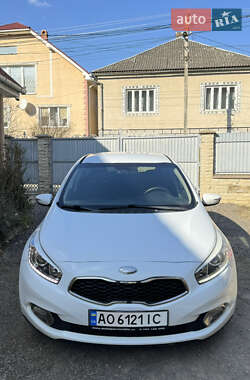 Хэтчбек Kia Ceed 2013 в Ужгороде