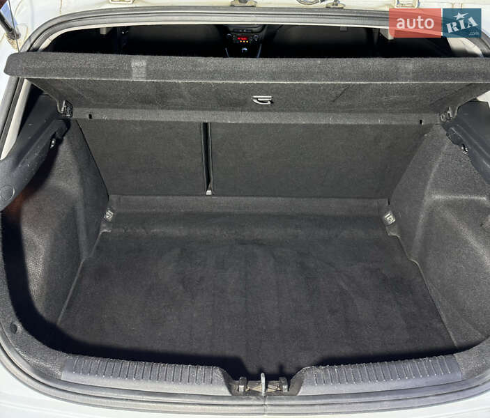 Хэтчбек Kia Ceed 2013 в Ужгороде