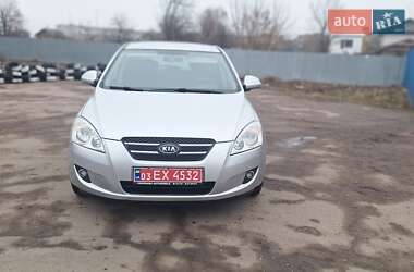 Хэтчбек Kia Ceed 2007 в 