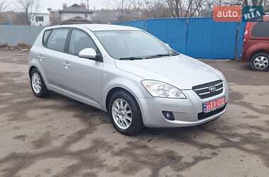 Хэтчбек Kia Ceed 2007 в 