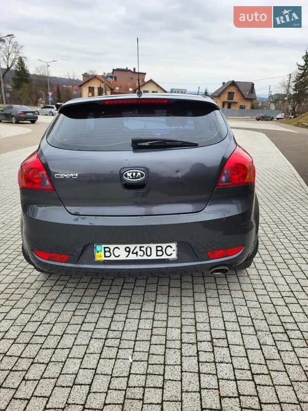 Хэтчбек Kia Ceed 2008 в Львове