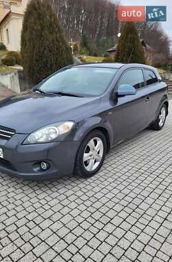 Хэтчбек Kia Ceed 2008 в Львове