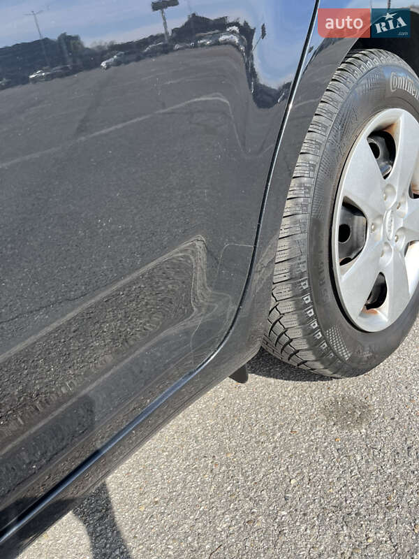 Хэтчбек Kia Ceed 2011 в Черновцах