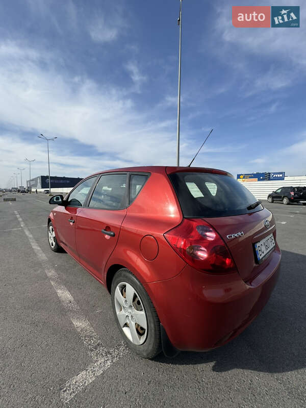 Хэтчбек Kia Ceed 2009 в Львове