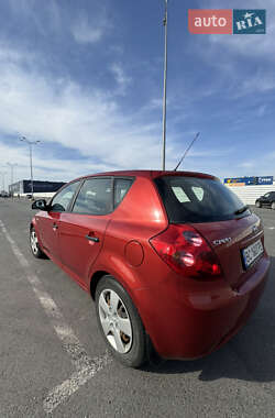 Хэтчбек Kia Ceed 2009 в Львове