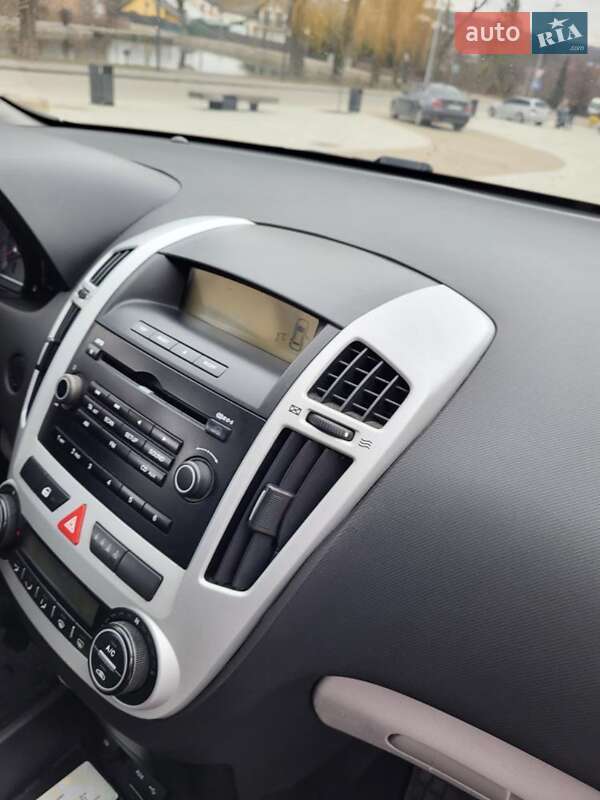 Хэтчбек Kia Ceed 2008 в Львове