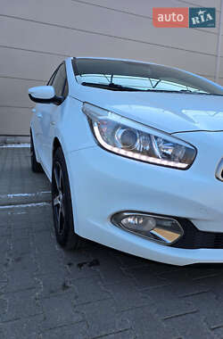 Хэтчбек Kia Ceed 2014 в Львове