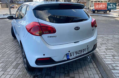 Хэтчбек Kia Ceed 2013 в 