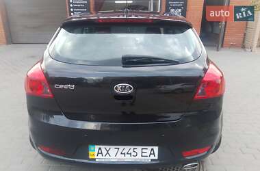 Хэтчбек Kia Ceed 2008 в 