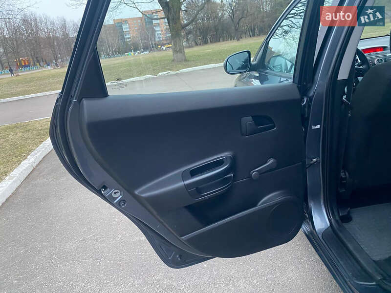 Хэтчбек Kia Ceed 2010 в Ровно