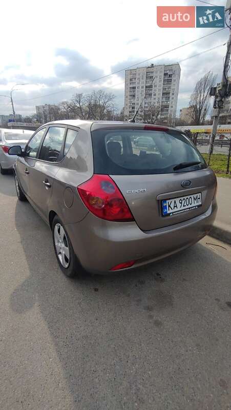 Хетчбек Kia Ceed 2008 в Києві фото 8 Хетчбек Kia Ceed 2008 в Києві