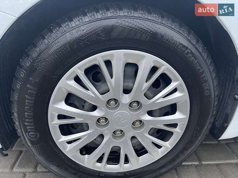 Универсал Kia Ceed 2014 в Звягеле