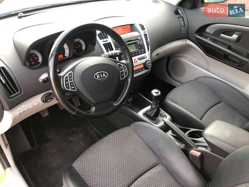 Хэтчбек Kia Ceed 2007 в Ковеле