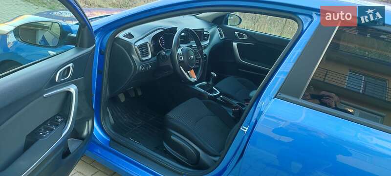 Хэтчбек Kia Ceed 2019 в Ужгороде
