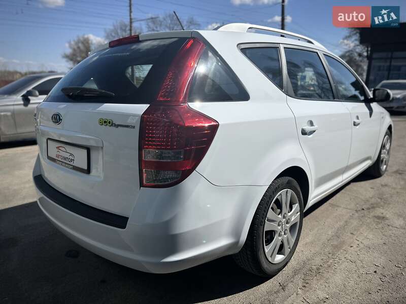 Универсал Kia Ceed 2011 в Сумах