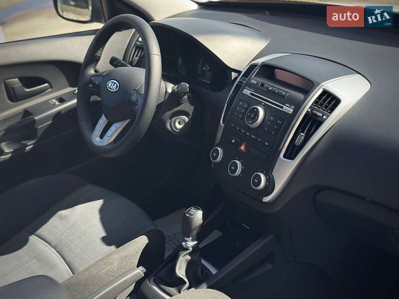 Универсал Kia Ceed 2011 в Сумах