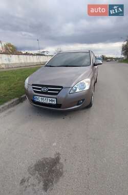 Хэтчбек Kia Ceed 2008 в 