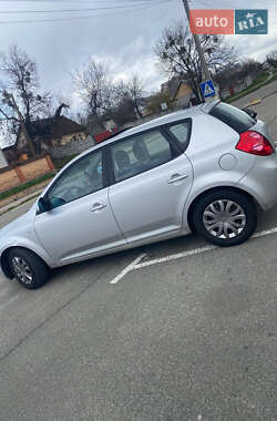 Хэтчбек Kia Ceed 2007 в 