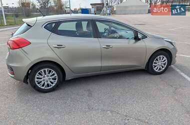 Хэтчбек Kia Ceed 2016 в 