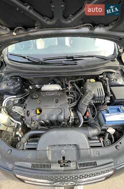 Хэтчбек Kia Ceed 2007 в 