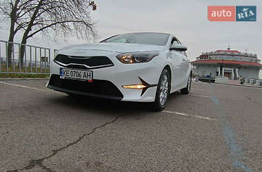 Хэтчбек Kia Ceed 2023 в 
