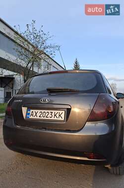 Хэтчбек Kia Ceed 2008 в 