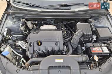 Хэтчбек Kia Ceed 2008 в 