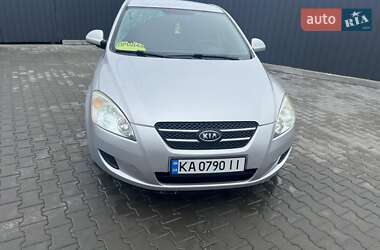 Хэтчбек Kia Ceed 2007 в 
