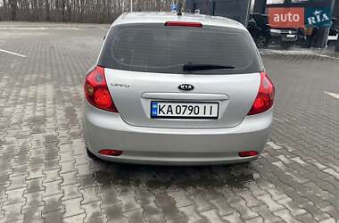 Хэтчбек Kia Ceed 2007 в 