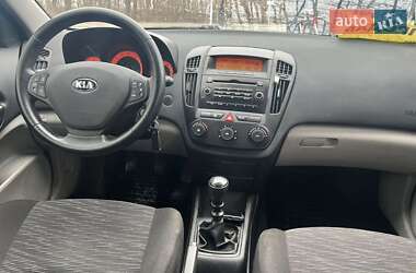Хэтчбек Kia Ceed 2007 в 