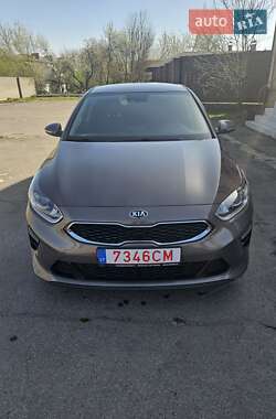 Хэтчбек Kia Ceed 2019 в 