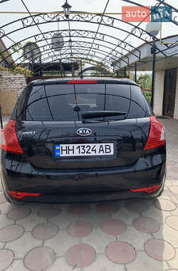 Хетчбек Kia Ceed 2009 в 