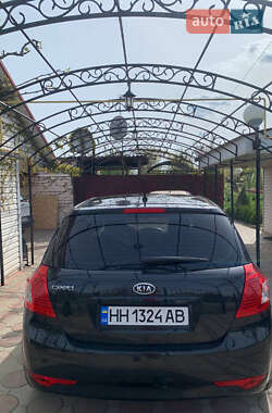 Хэтчбек Kia Ceed 2009 в 