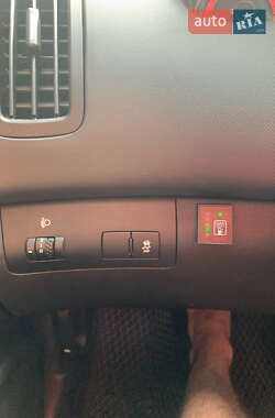 Хэтчбек Kia Ceed 2009 в 