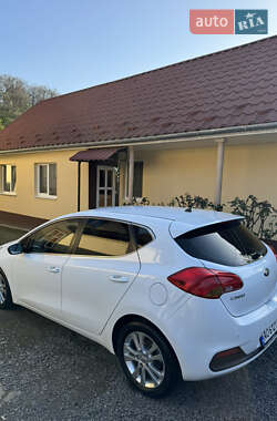 Хэтчбек Kia Ceed 2013 в Ужгороде