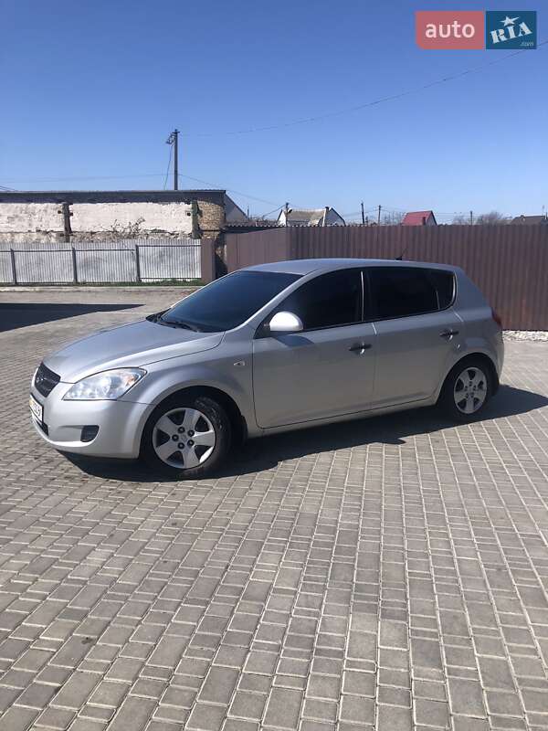 Хэтчбек Kia Ceed 2008 в Белой Церкви
