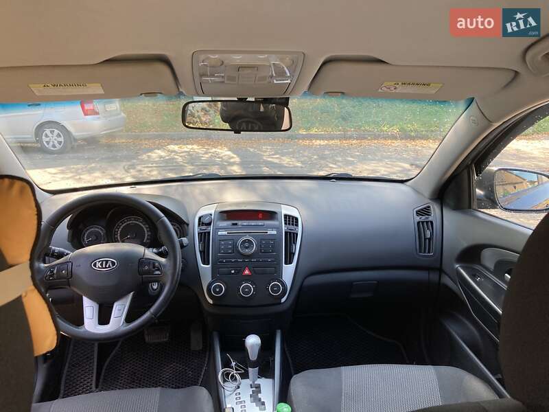 Хэтчбек Kia Ceed 2011 в Харькове